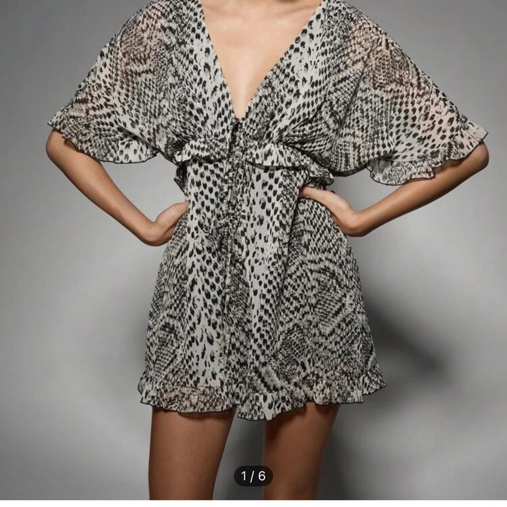 Chic Animal Print Dress - Picture 5 of 8